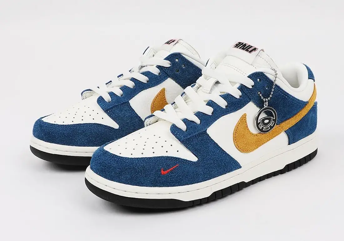 gold and blue dunks