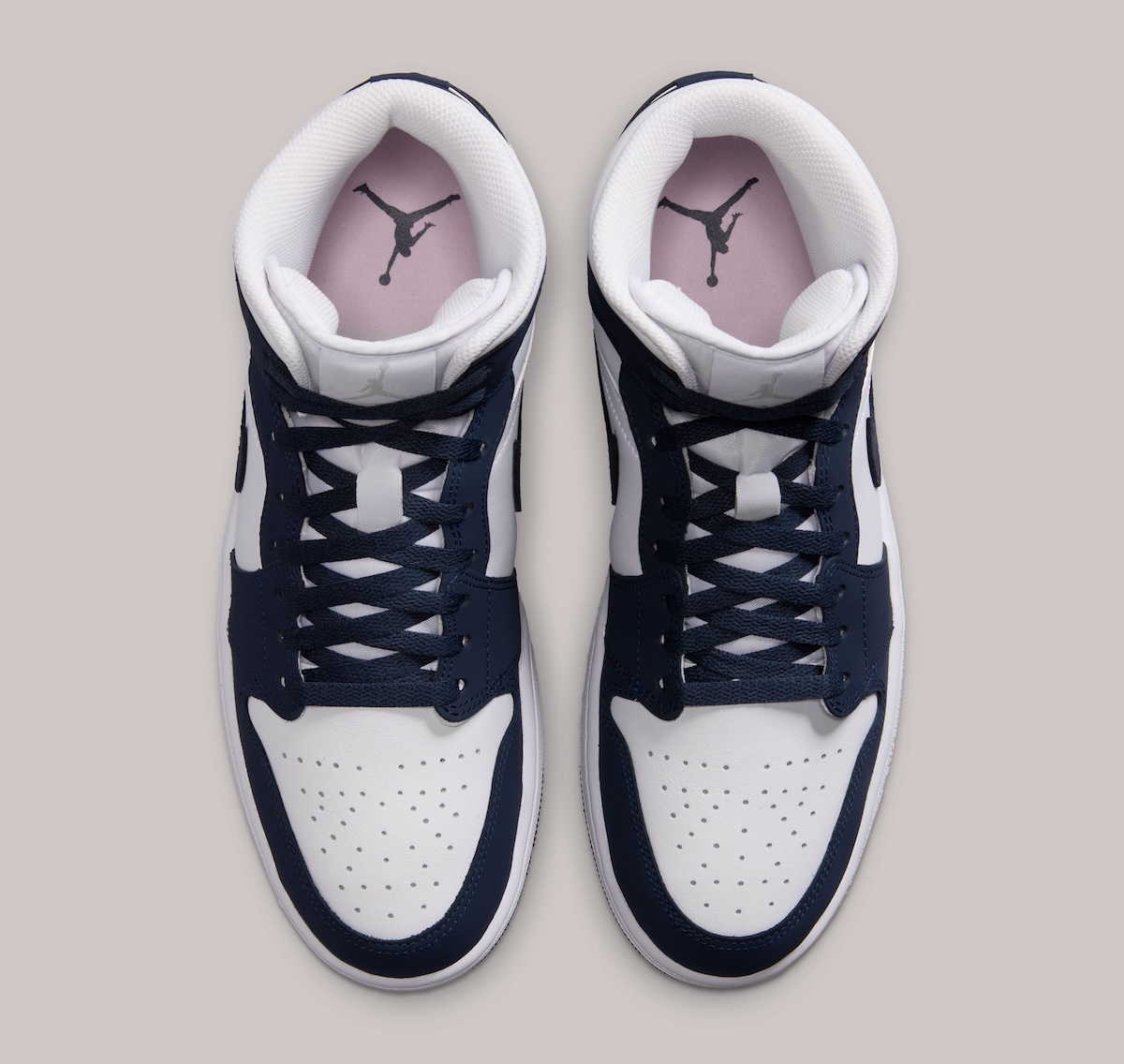Air Jordan 1 Mid Gets A New “Obsidian” Colorway