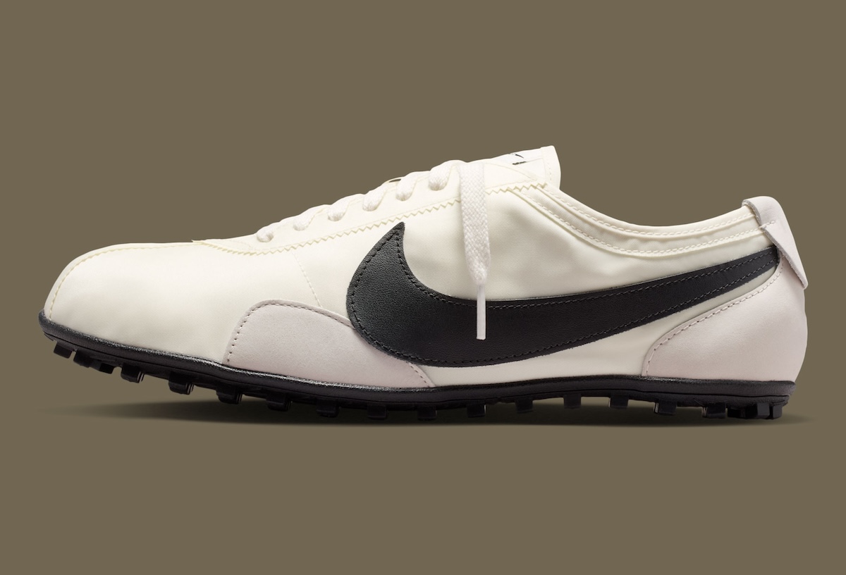 Nike Moon Shoe OG “Sail” Brings Back Early Nike Running History