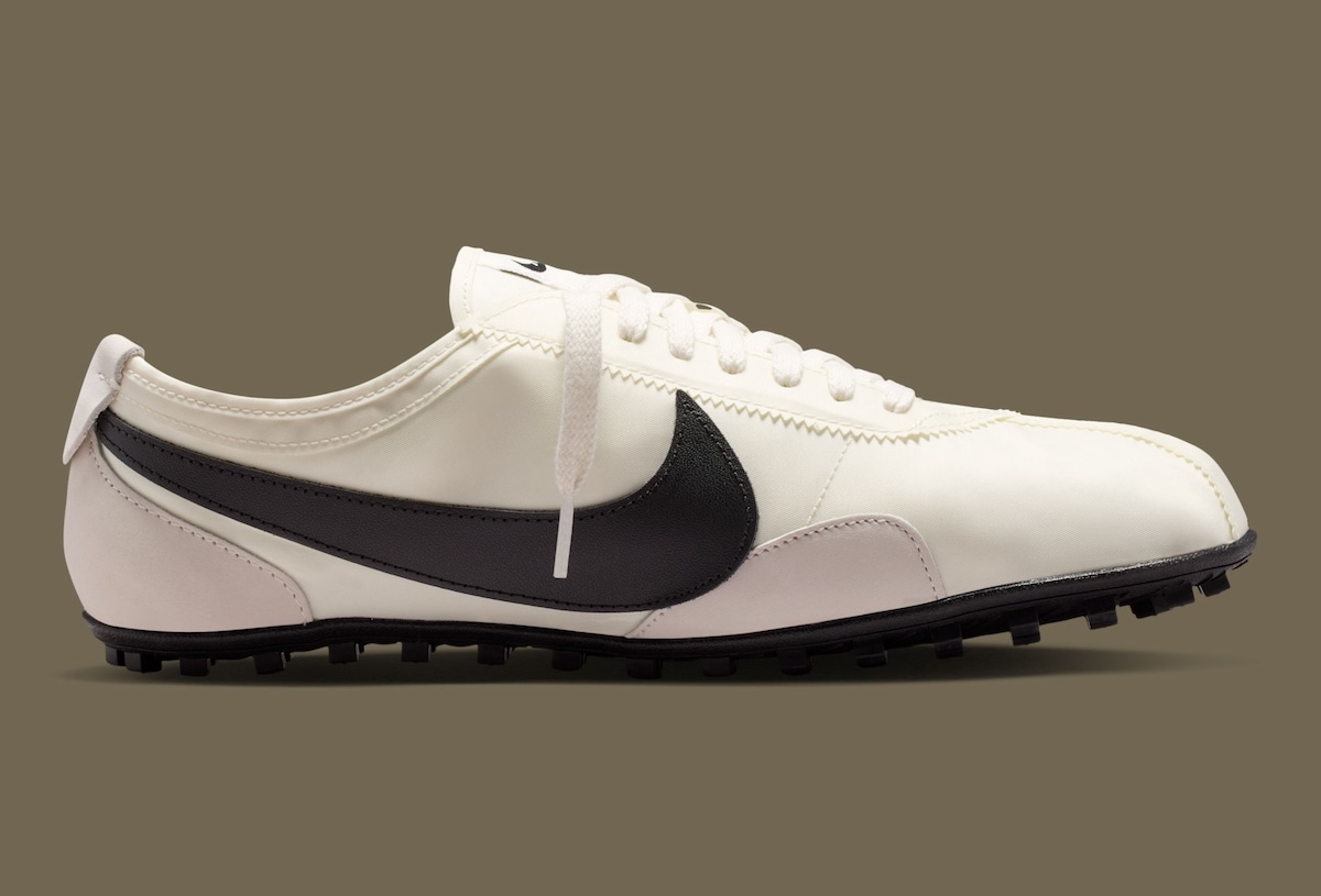 Nike Moon Shoe OG “Sail” Brings Back Early Nike Running History
