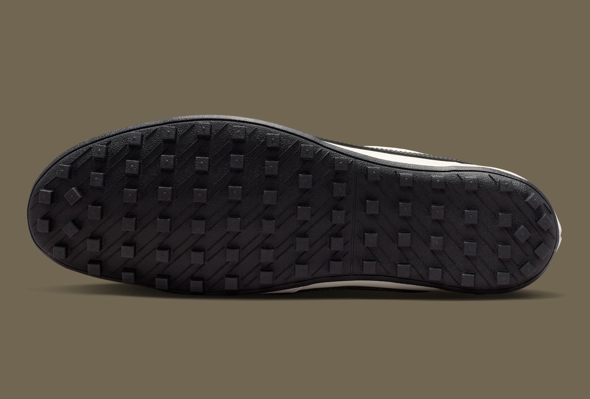 Nike Moon Shoe OG “Sail” Brings Back Early Nike Running History