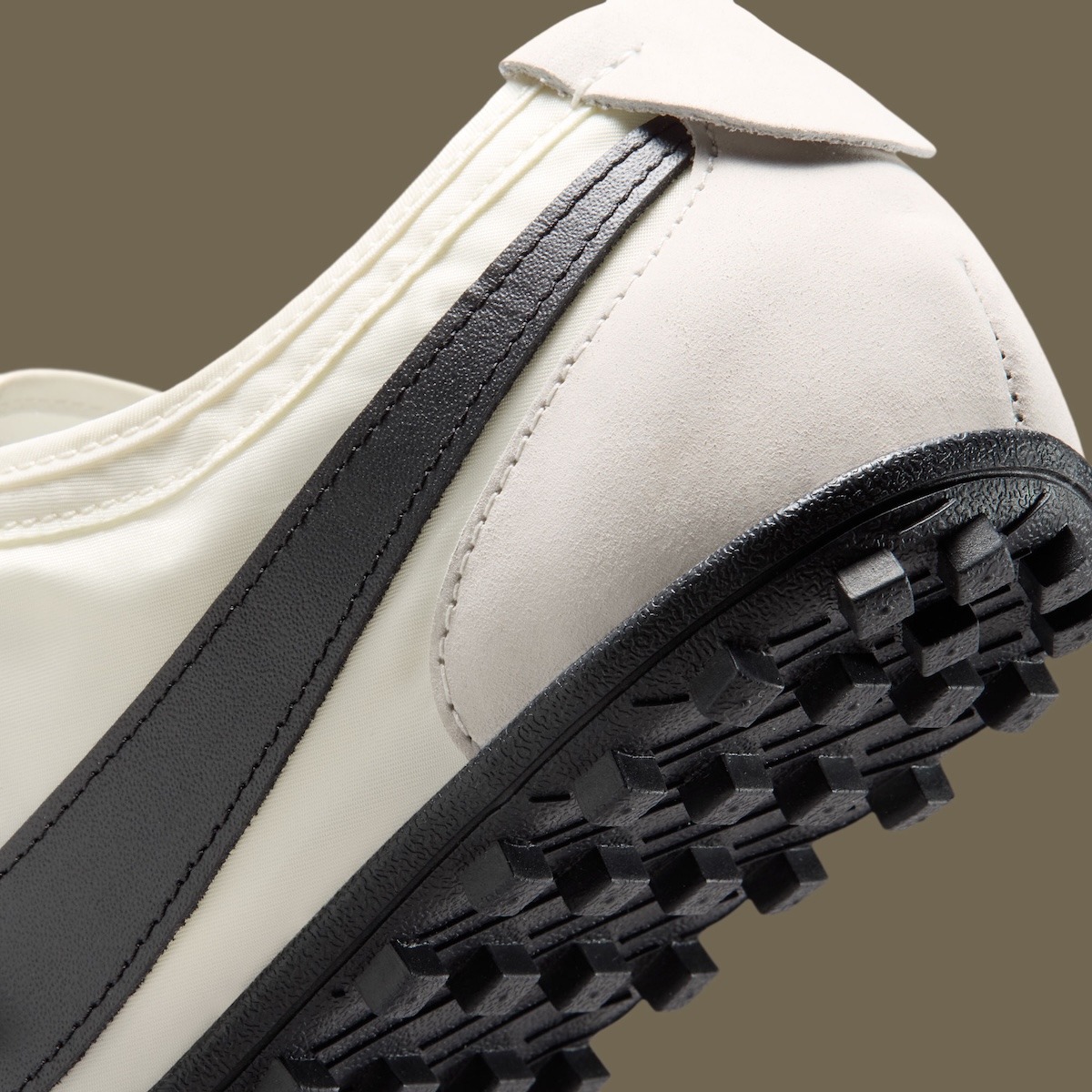 Nike Moon Shoe OG “Sail” Brings Back Early Nike Running History